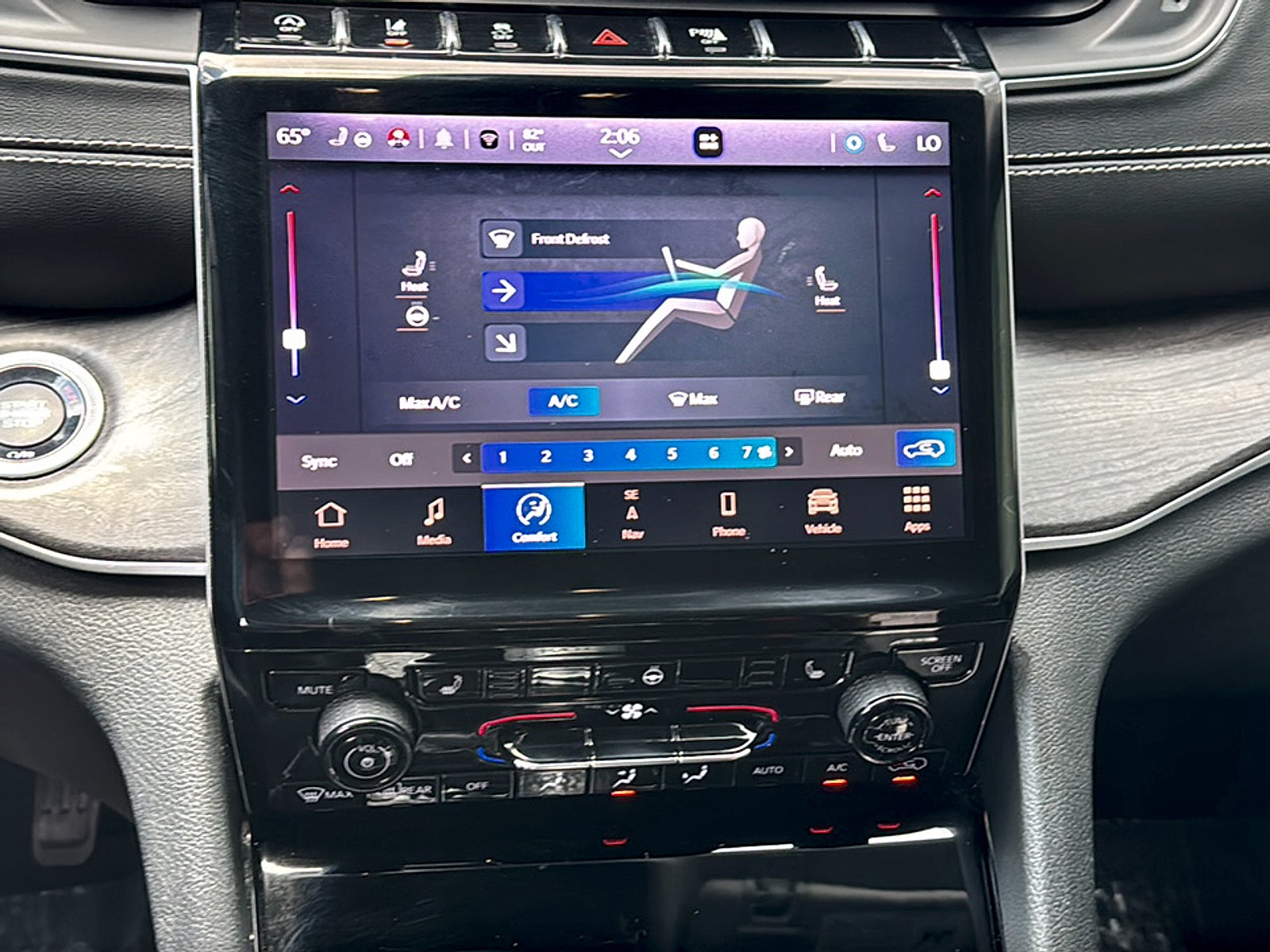 2023 Jeep Grand Cherokee Base