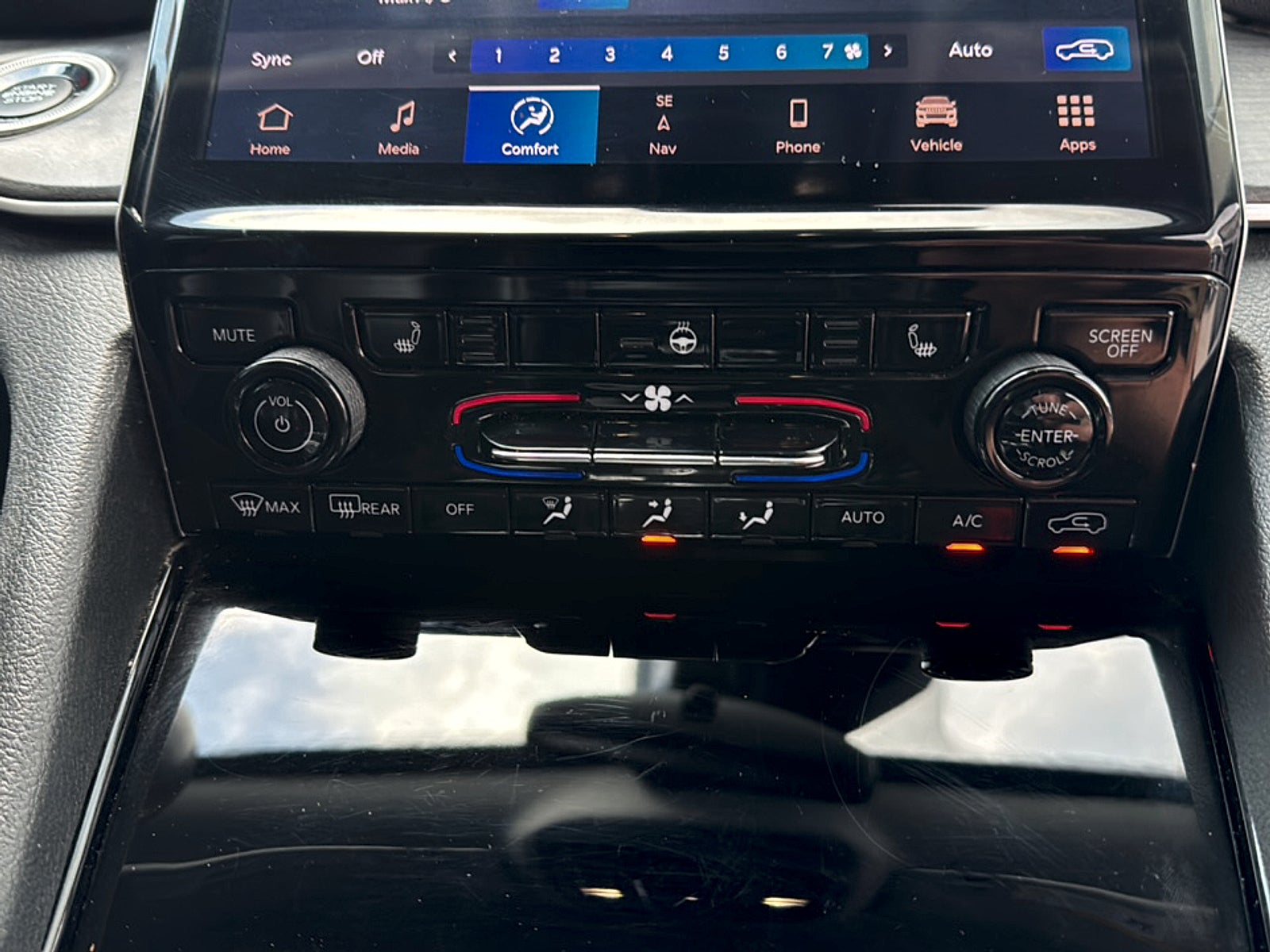 2023 Jeep Grand Cherokee Base