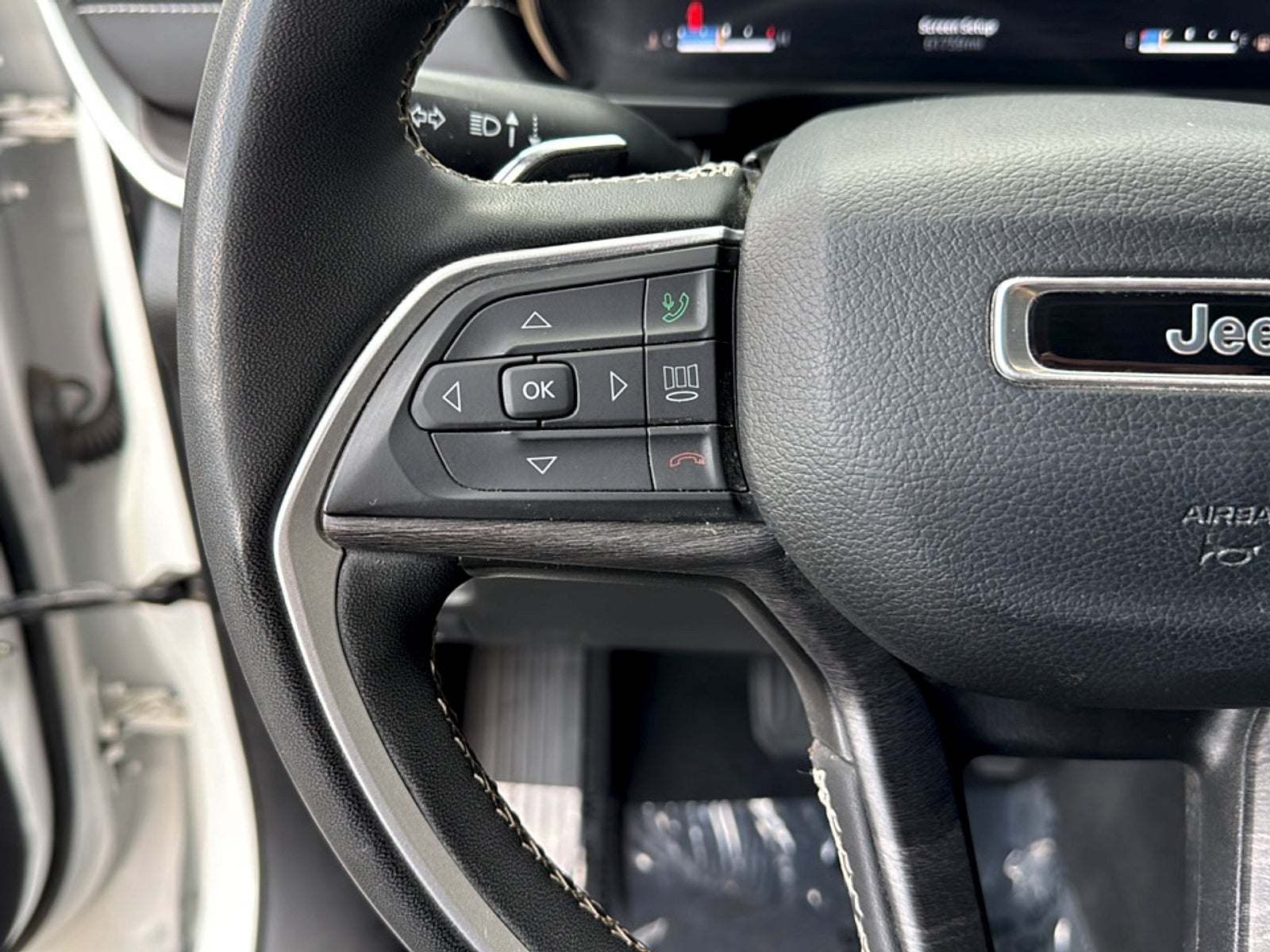 2023 Jeep Grand Cherokee Base