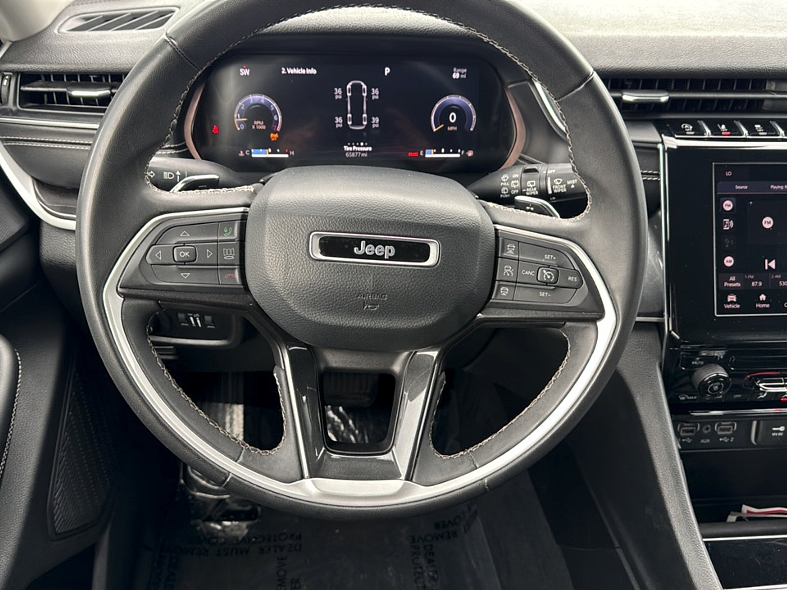 2023 Jeep Grand Cherokee L Base