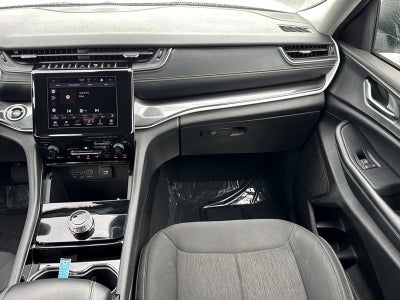 2023 Jeep Grand Cherokee L Base