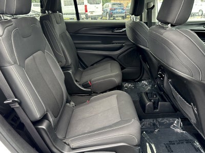 2023 Jeep Grand Cherokee L Base