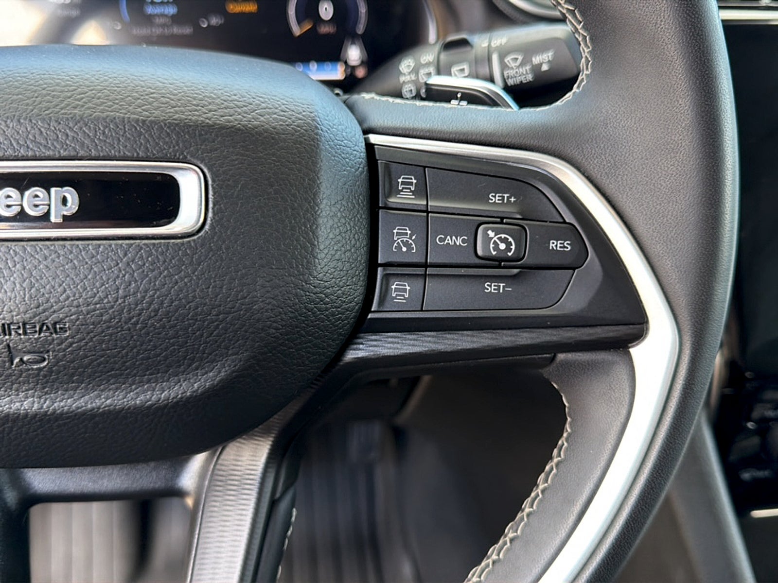 2023 Jeep Grand Cherokee L Base