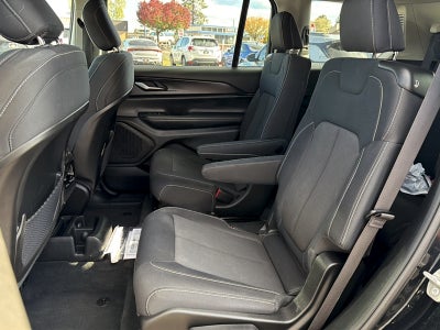 2023 Jeep Grand Cherokee L Base