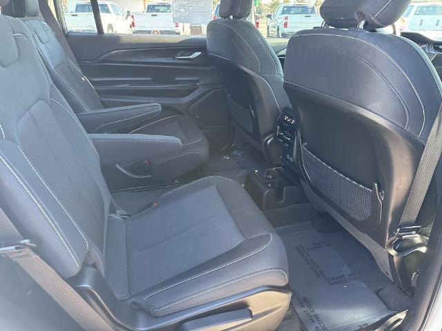 2024 Jeep Grand Cherokee L Laredo 4x4