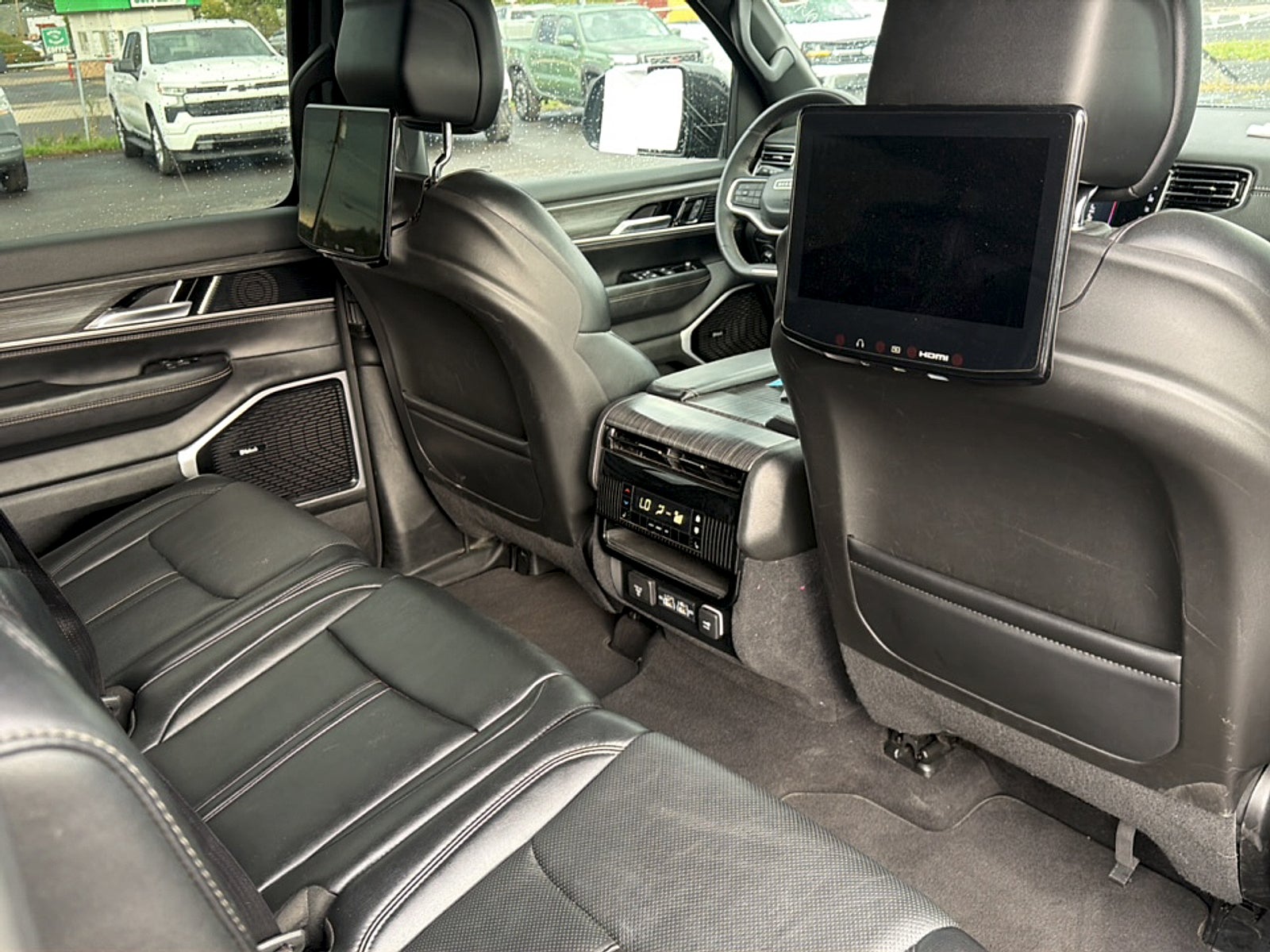 2023 Jeep Wagoneer L Base