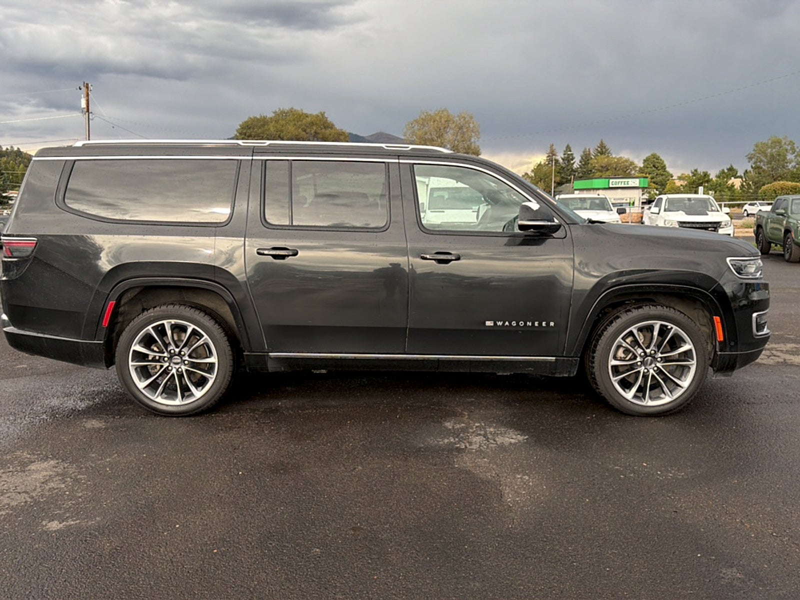 2023 Jeep Wagoneer L Base