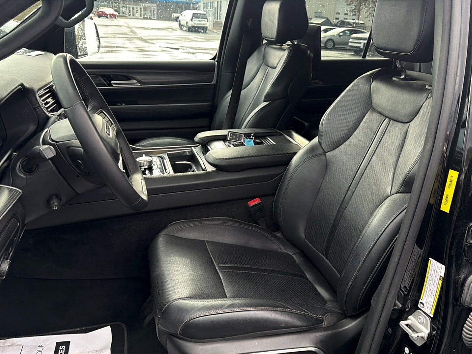2023 Jeep Wagoneer L Base