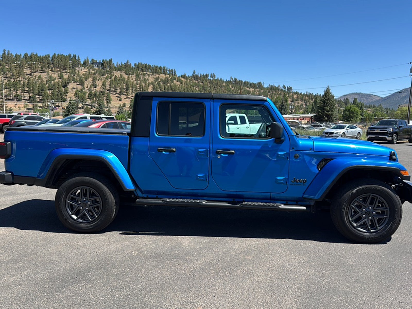 2024 Jeep Gladiator Base