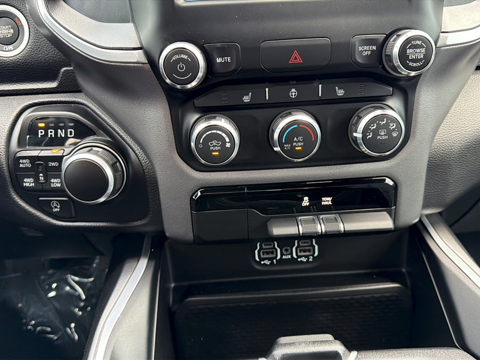 2023 RAM 1500 Base