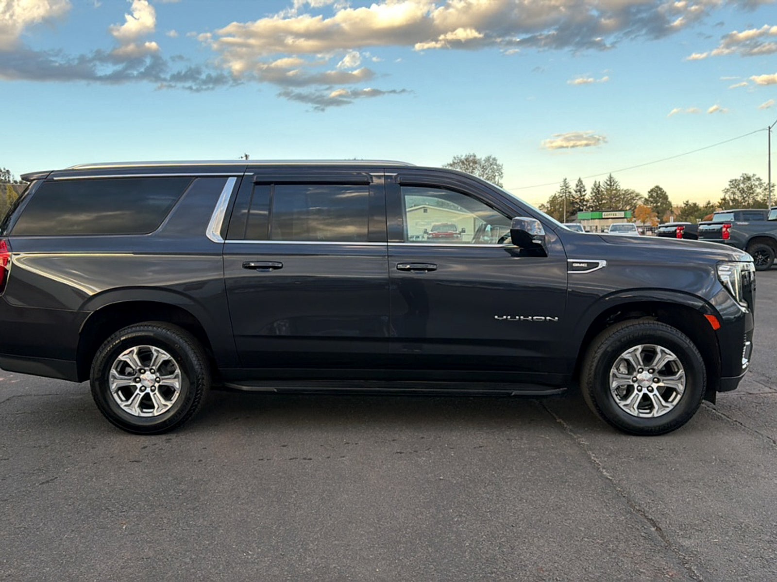 2024 GMC Yukon XL Base
