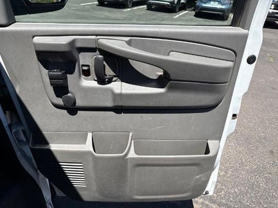 2010 Chevrolet Express Passenger 1500 LS