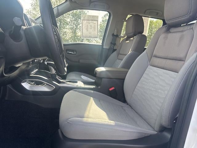 2022 Nissan Frontier Crew Cab SV 4x2