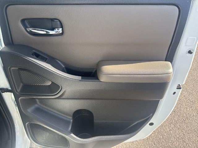 2022 Nissan Frontier Crew Cab SV 4x2