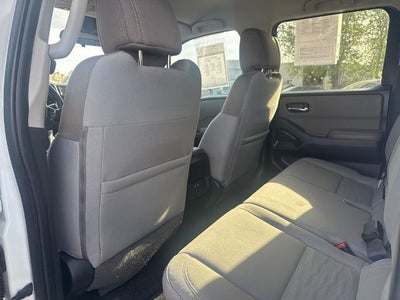 2022 Nissan Frontier Crew Cab SV 4x2