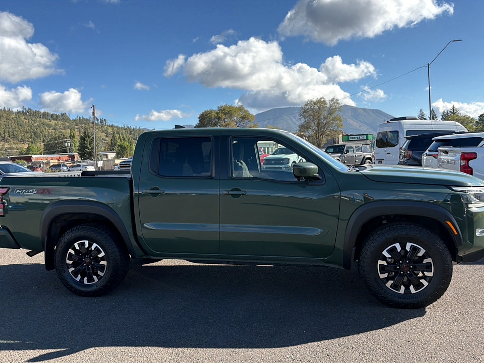 2024 Nissan Frontier Base