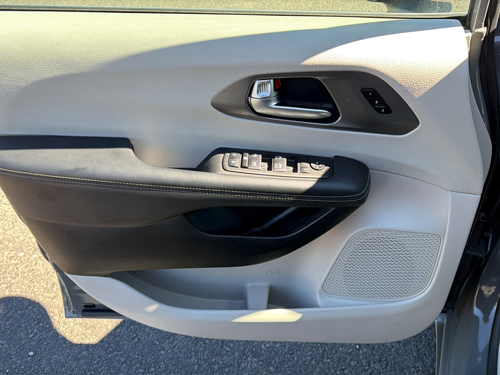 2023 Chrysler Pacifica Base