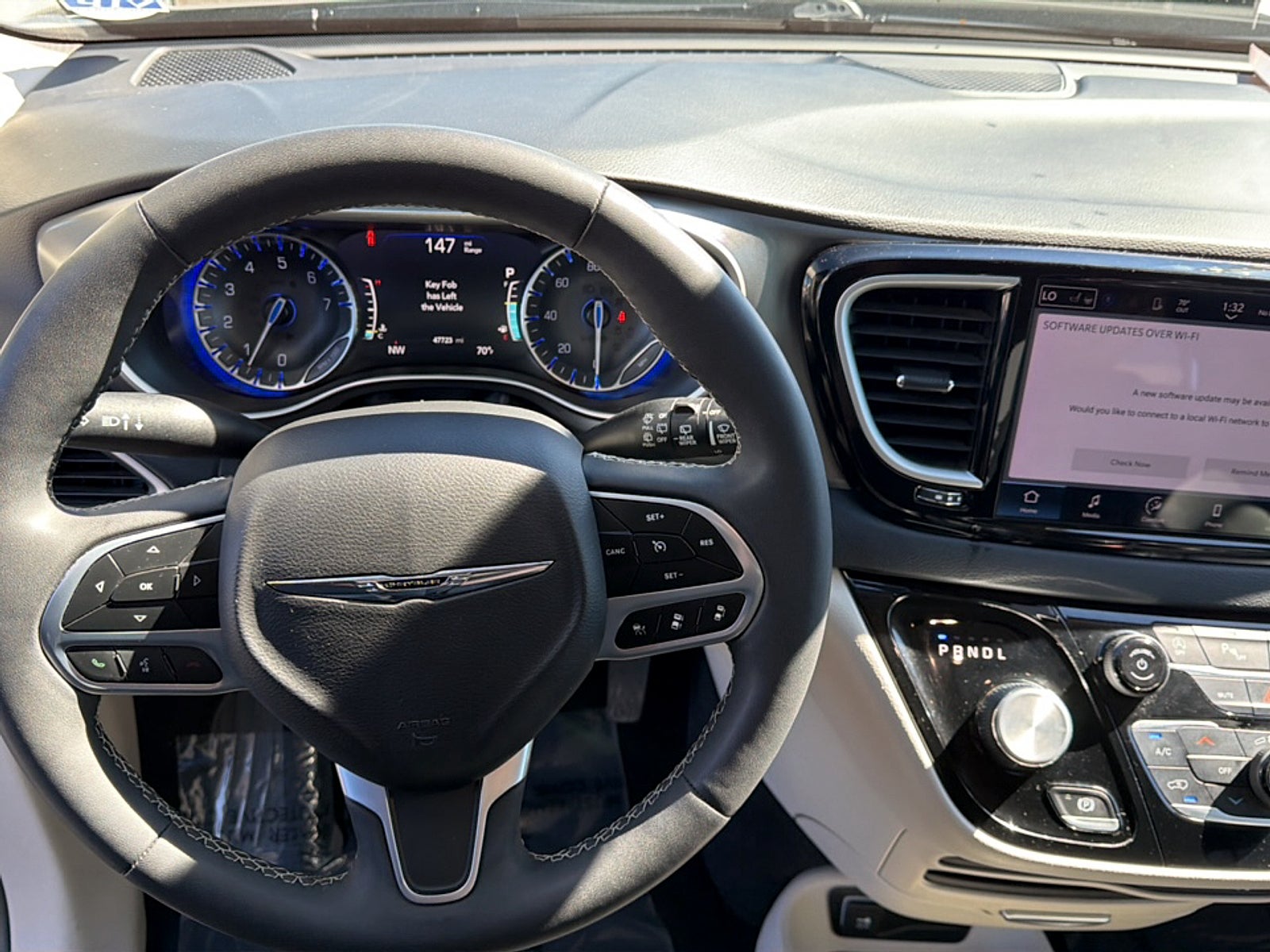 2023 Chrysler Pacifica Base