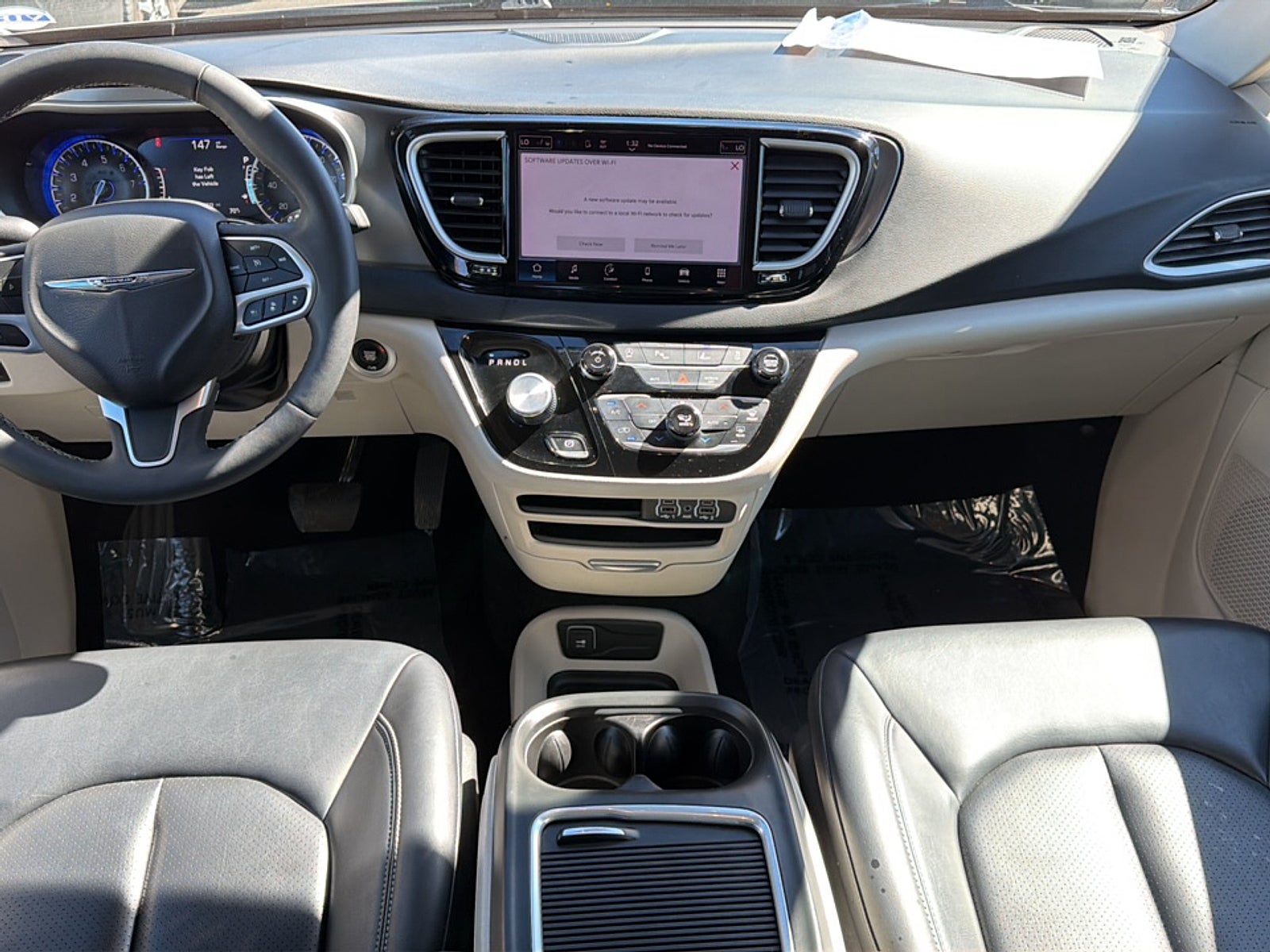 2023 Chrysler Pacifica Base