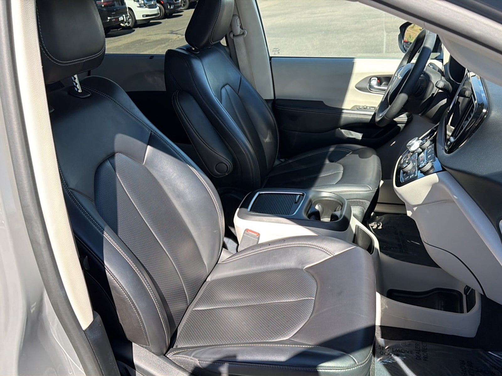 2023 Chrysler Pacifica Base