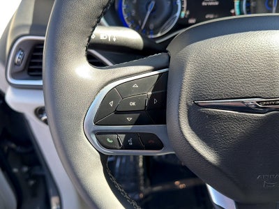 2023 Chrysler Pacifica Base