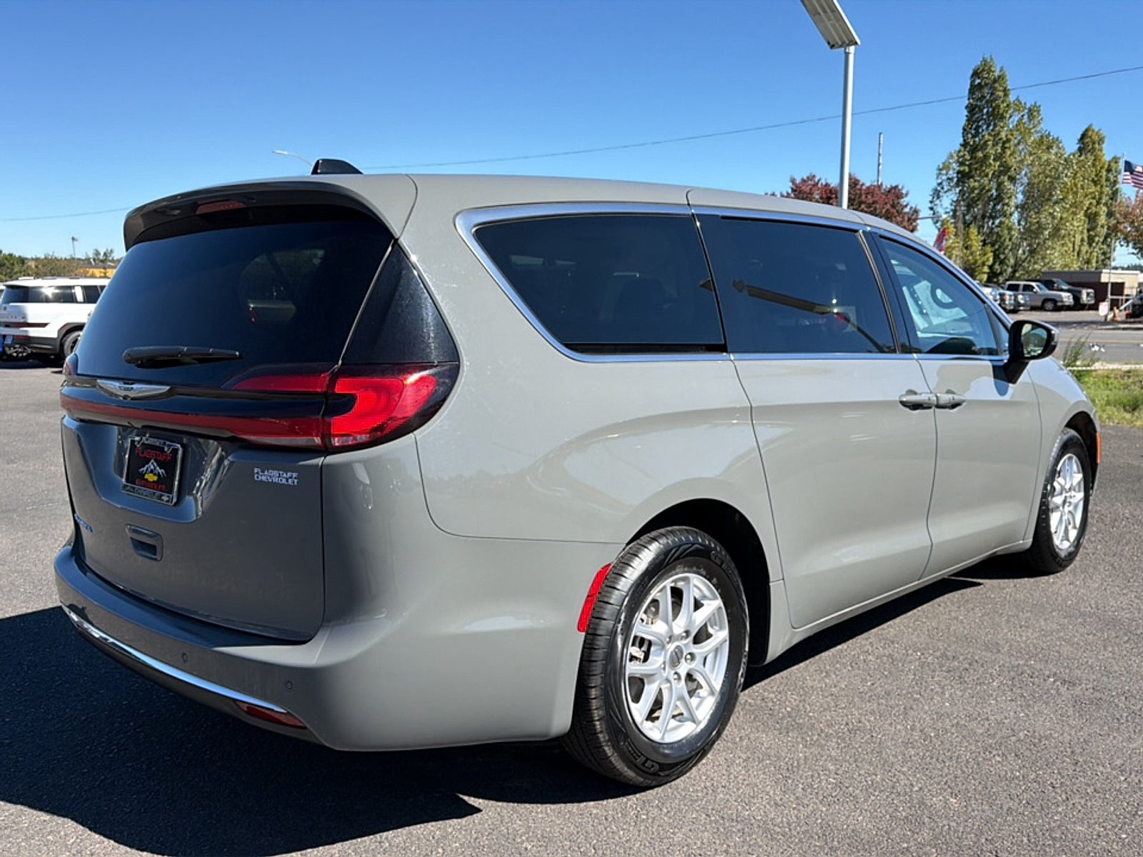 2023 Chrysler Pacifica Base