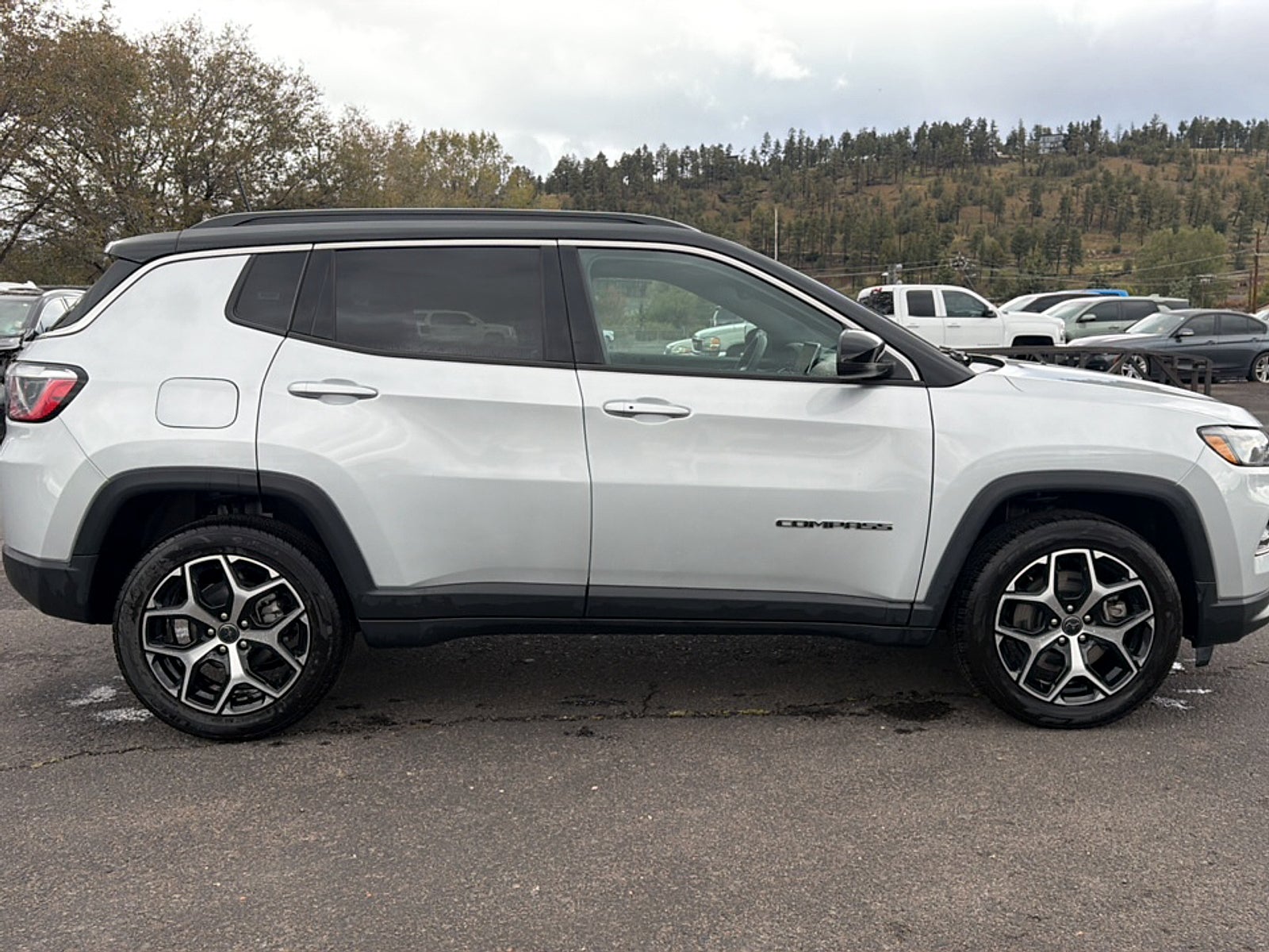 2025 Jeep Compass Base