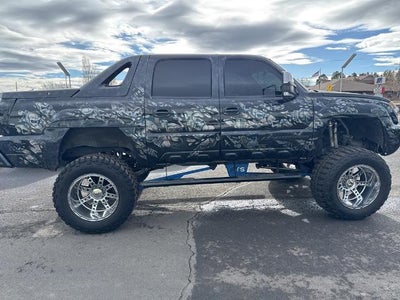 2002 Chevrolet Avalanche Base