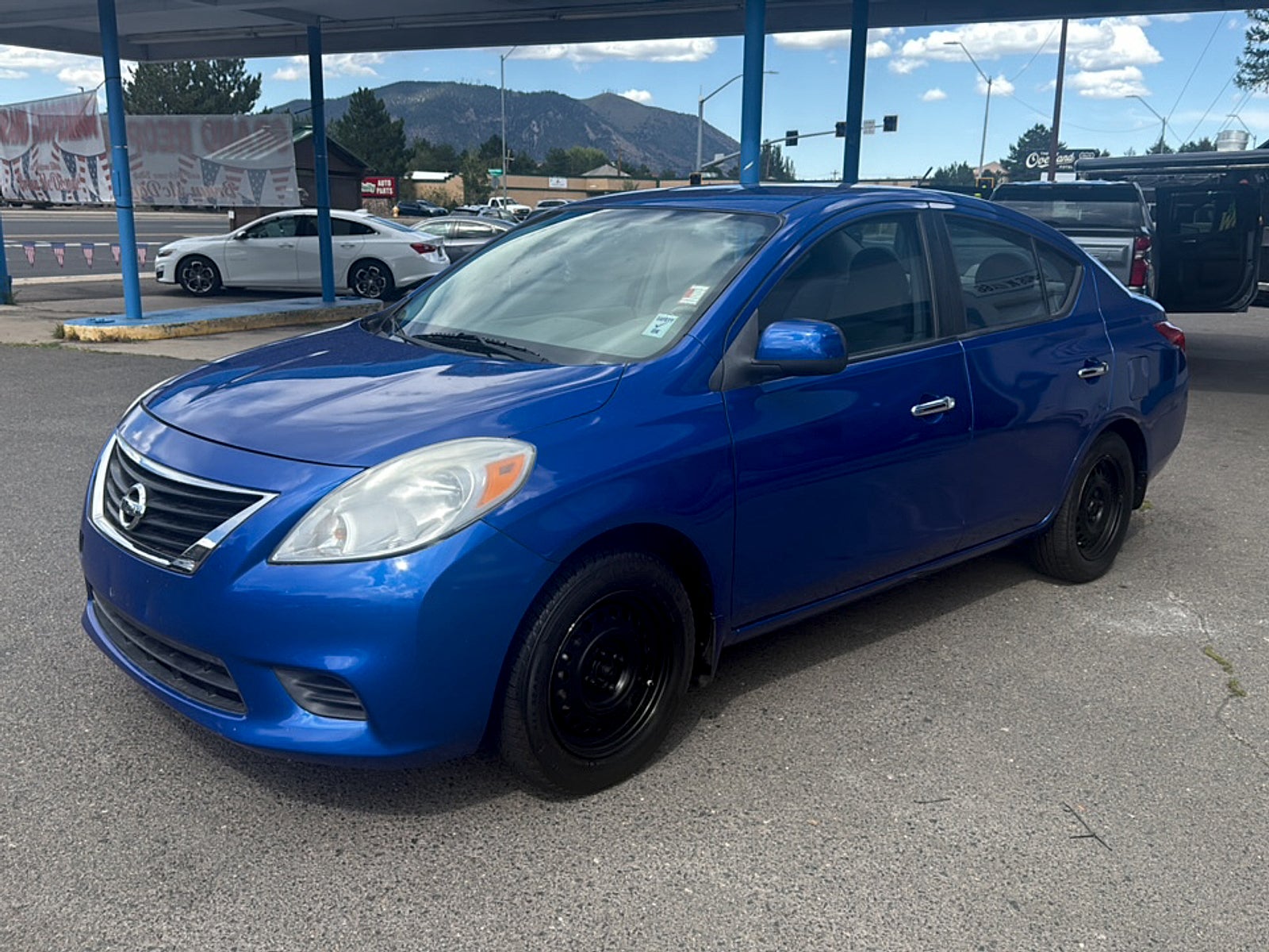 2012 Nissan Versa Base