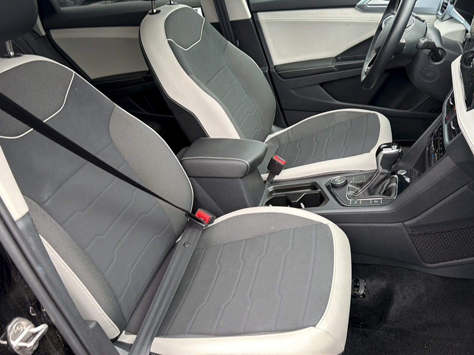 2025 Volkswagen Taos Base