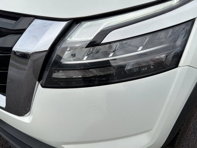 2024 Nissan Pathfinder Base