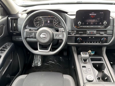 2024 Nissan Pathfinder Base