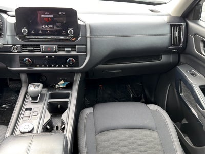 2024 Nissan Pathfinder Base