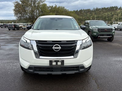 2024 Nissan Pathfinder Base