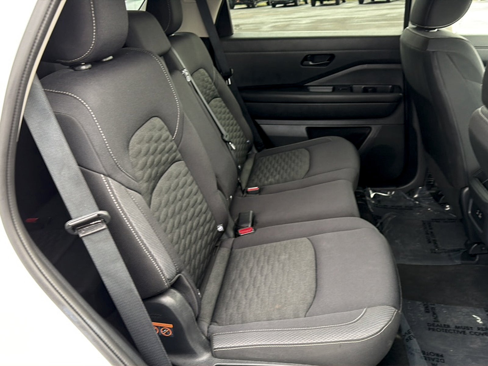 2024 Nissan Pathfinder Base