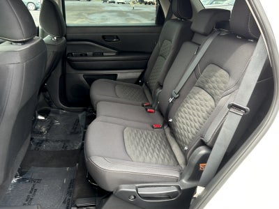 2024 Nissan Pathfinder Base