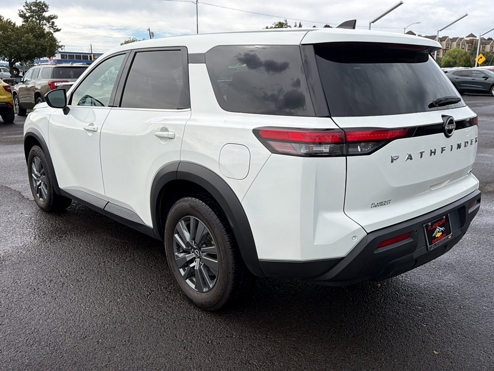 2024 Nissan Pathfinder Base