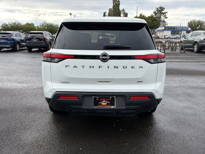 2024 Nissan Pathfinder Base
