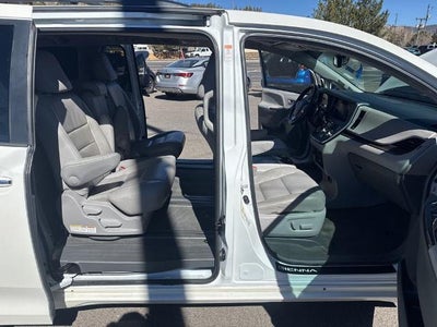 2017 Toyota Sienna XLE Premium 8 Passenger