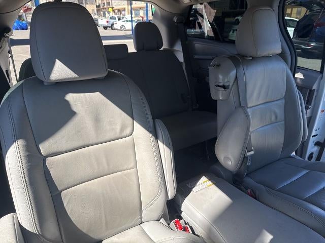 2017 Toyota Sienna XLE Premium 8 Passenger