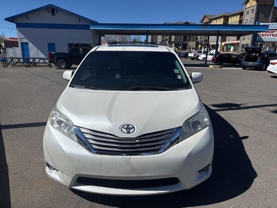 2017 Toyota Sienna XLE Premium 8 Passenger