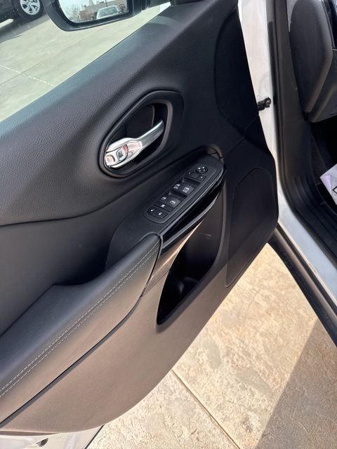 2023 Jeep Cherokee Altitude