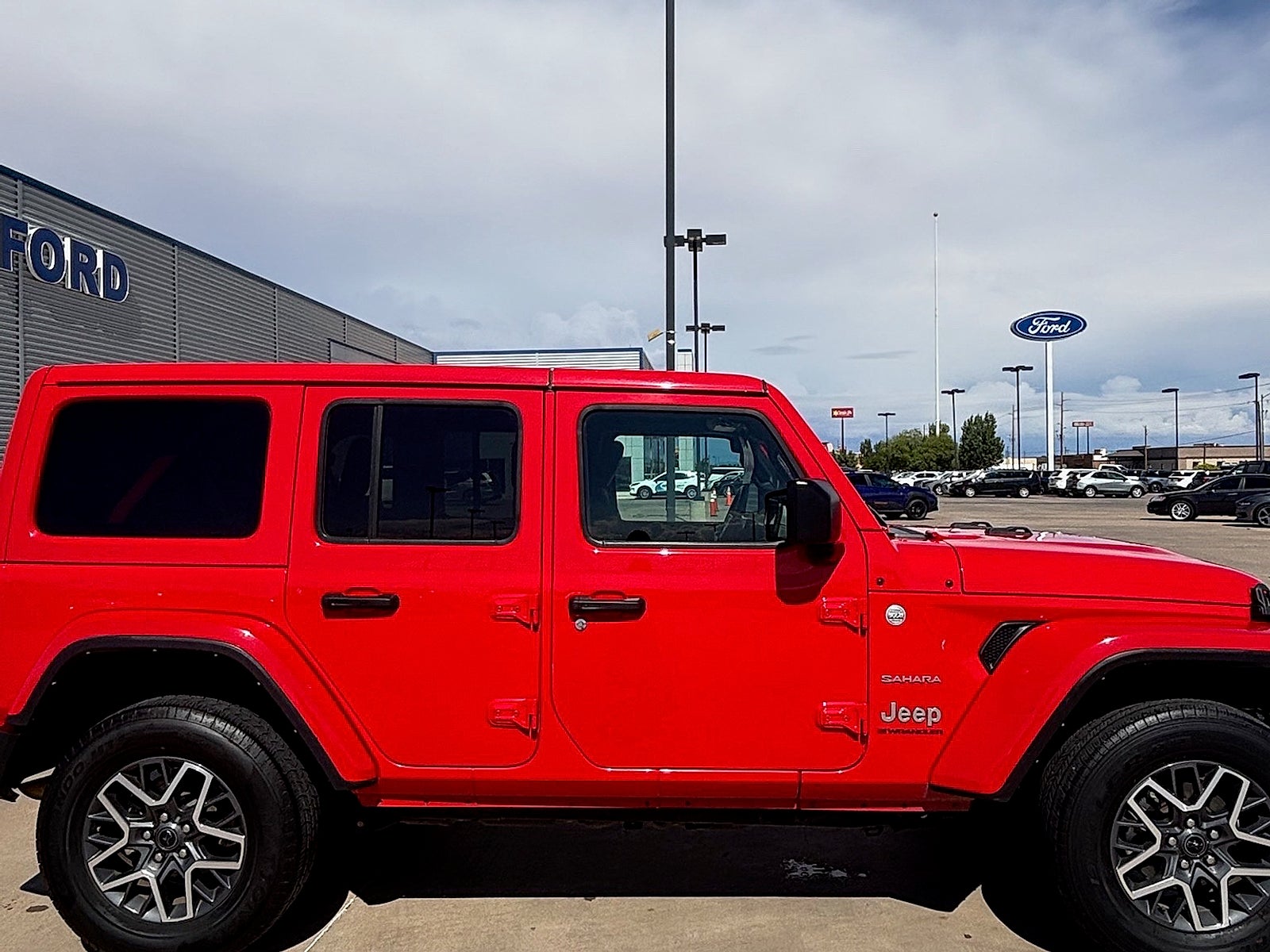 2024 Jeep Wrangler 4-Door Sahara 4x4