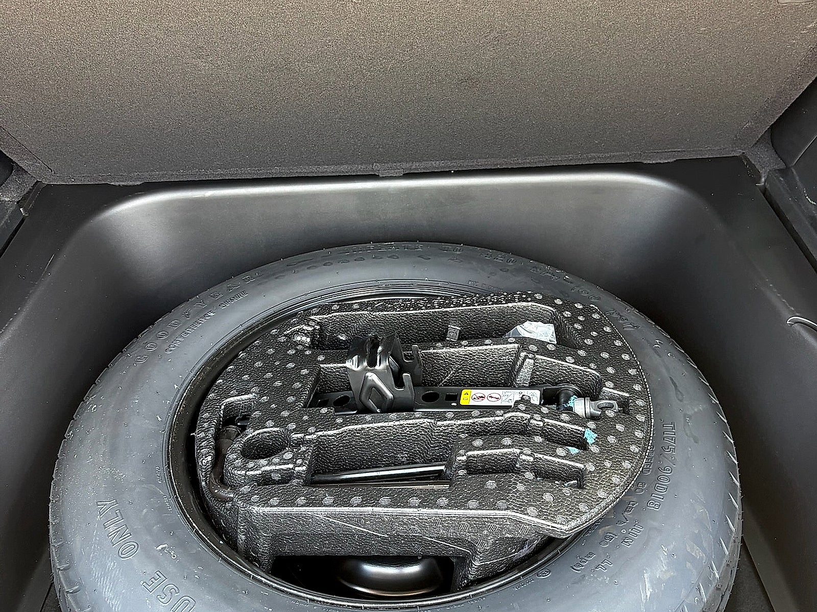 2022 Jeep Grand Cherokee Laredo 4x4