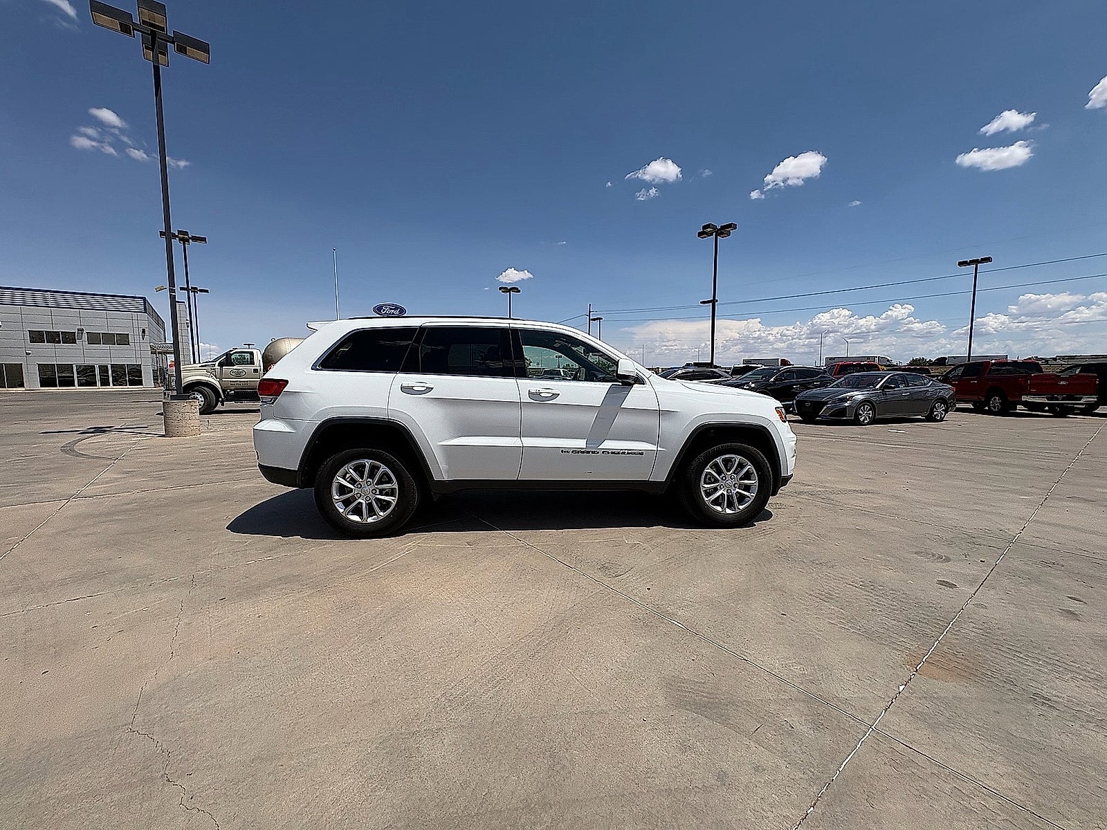 2022 Jeep Grand Cherokee Laredo 4x4