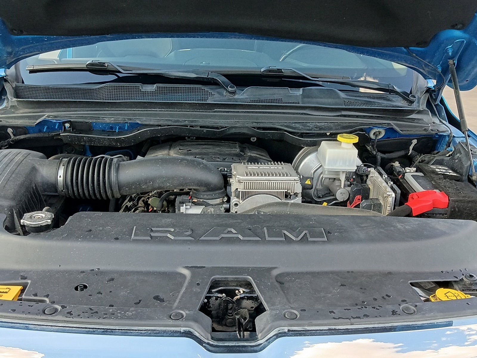 2020 RAM 1500 Laramie Crew Cab 4x4 6'4" Box
