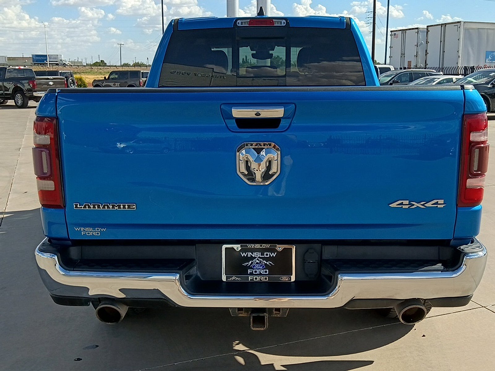 2020 RAM 1500 Laramie Crew Cab 4x4 6'4" Box