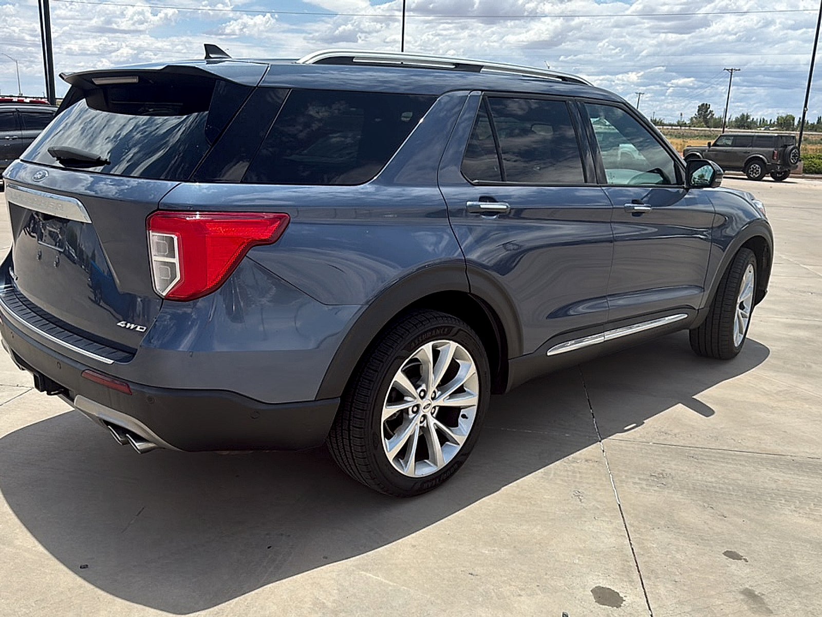 2021 Ford Explorer Platinum