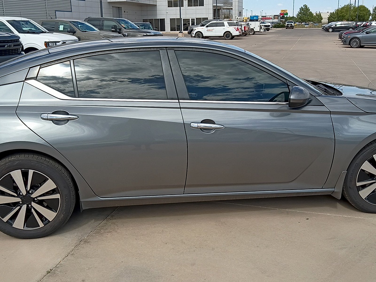 2022 Nissan Altima SV FWD