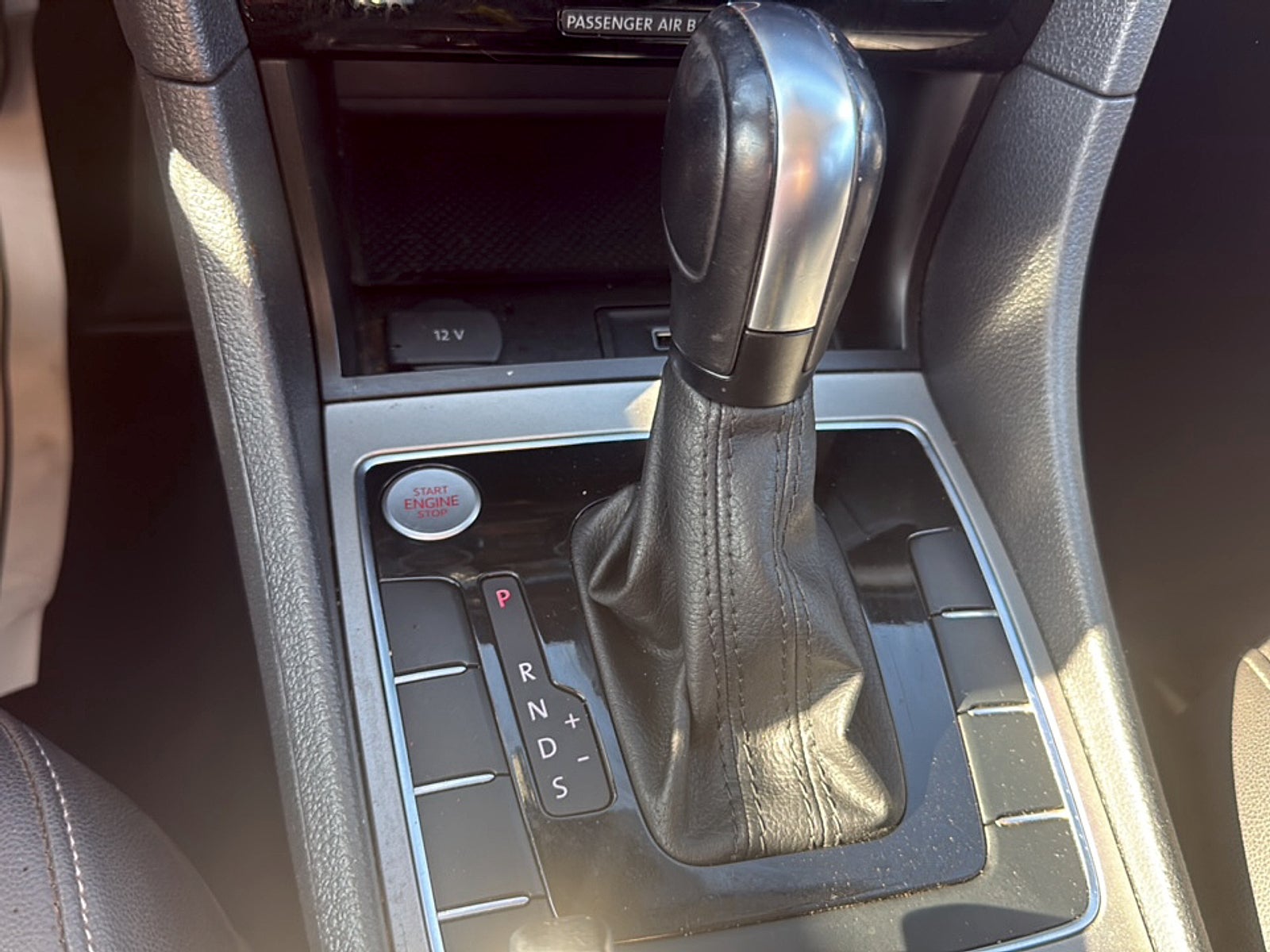 2022 Volkswagen Passat 2.0T SE